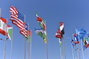 drapeaux relations internationales