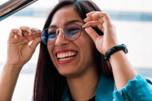 Opticien : trouver les lunettes qui vont bien