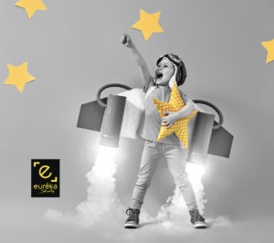 fille qui vise les étoiles pour son orientation scolaire logo eurêka study